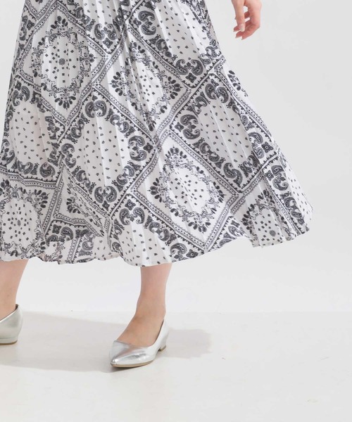 Lo-Fi（ローファイ）の「ペイズリー柄プリーツスカート（スカート・レディース・ブラック/オフホワイト・M）」の2枚目の写真