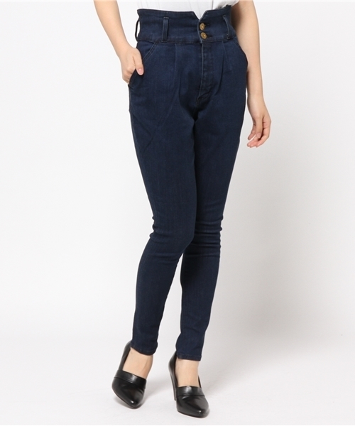 MOUSSY（マウジー）の「iSKO EMOTION TUCK PT（デニムパンツ・レディース・ダークブルー/ブルー・2/0/1）」の2枚目の写真