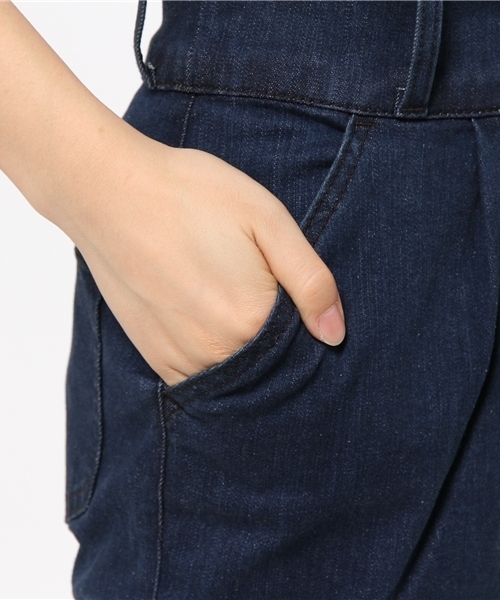 MOUSSY（マウジー）の「iSKO EMOTION TUCK PT（デニムパンツ・レディース・ダークブルー/ブルー・2/0/1）」の8枚目の写真