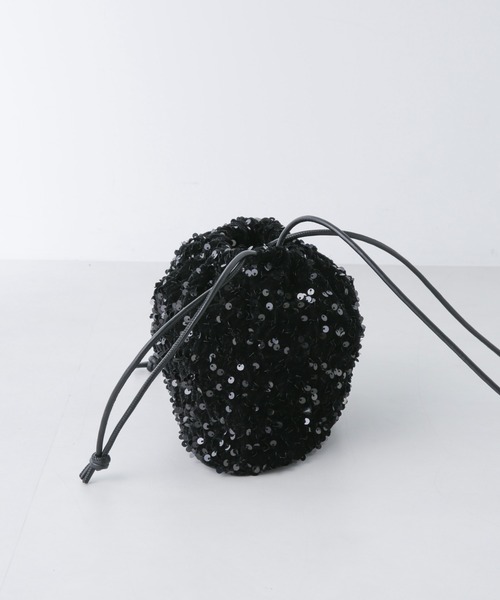 NANO universe（ナノユニバース）の「スパンコール巾着バッグ（ショルダーバッグ・レディース・ブラック/シルバー/レッド・FREE）」の7枚目の写真