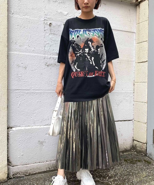 NANEA(ナネア)の「メタリックプリーツロングスカート(スカート・レディース・イエローゴールド/ゴールド/ブラック/シルバー・フリー)」の14枚目の写真