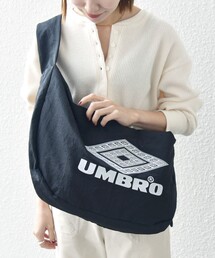 【SHIPS any別注】UMBRO: LUMINOUS ビッグロゴ ショルダー バッグ◇