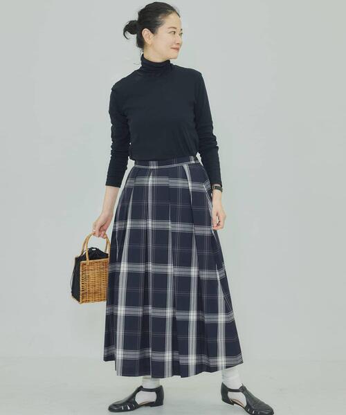 かぐれ（カグレ）の「ハイツイストコットンタートルカットソー（Tシャツ/カットソー・レディース・ブラック/オフホワイト・FREE）」の20枚目の写真