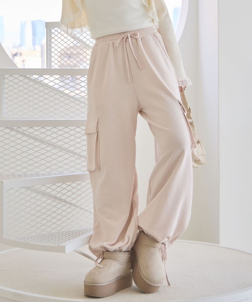 one after another NICE CLAUP（ワンアフターアナザーナイスクラップ）の「スウェットカーゴパンツ（スウェットパンツ・レディース・ライトピンク/グレー/オートミール/チャコールグレー・FREE）」の4枚目の写真