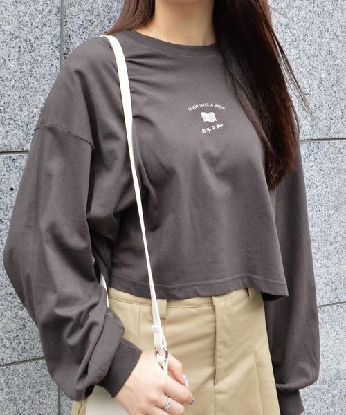 spiritoso(スピリトーゾ)の「【spiritoso】アメリカンフラッグクロップドロンTEE(Tシャツ/カットソー・レディース・オフホワイト/チャコールグレー/モカ・FREE)」の21枚目の写真