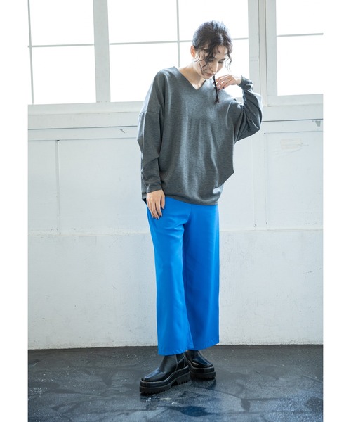 OSMOSIS(オズモーシス)の「サイドタックプルオーバー(Tシャツ/カットソー・レディース・ブラック/カーキ/チャコール/アイボリー・ONE SIZE)」の5枚目の写真