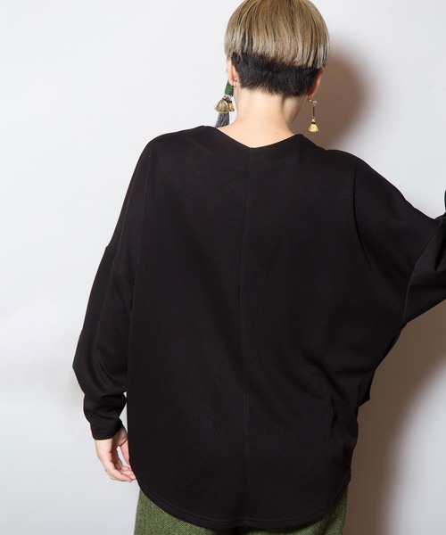 OSMOSIS(オズモーシス)の「サイドタックプルオーバー(Tシャツ/カットソー・レディース・ブラック/カーキ/チャコール/アイボリー・ONE SIZE)」の15枚目の写真
