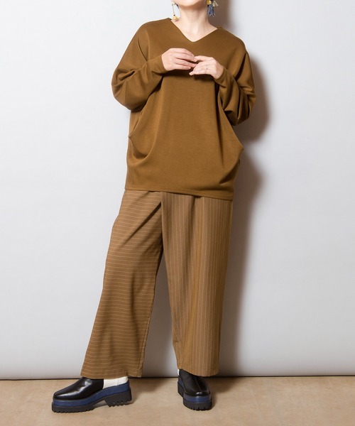 OSMOSIS(オズモーシス)の「サイドタックプルオーバー(Tシャツ/カットソー・レディース・ブラック/カーキ/チャコール/アイボリー・ONE SIZE)」の19枚目の写真