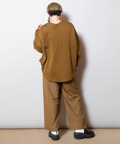 OSMOSIS(オズモーシス)の「サイドタックプルオーバー(Tシャツ/カットソー・レディース・ブラック/カーキ/チャコール/アイボリー・ONE SIZE)」の22枚目の写真
