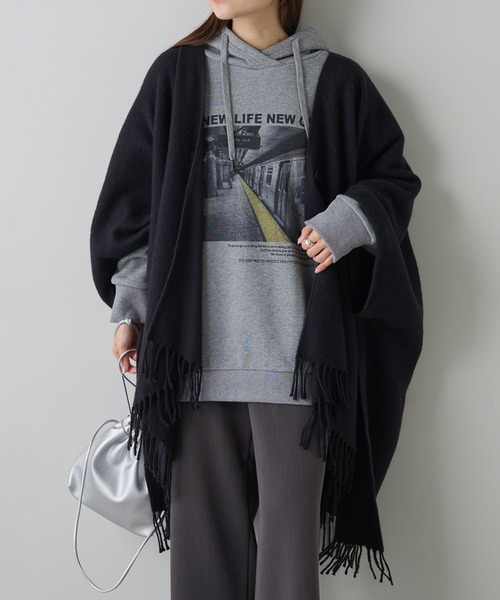 PUAL CE CIN（ピュアルセシン）の「マルチウェイウールブレンドポンチョストール（ストール/ショール・レディース・ブラック・FREE）」の2枚目の写真