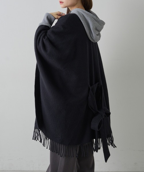 PUAL CE CIN（ピュアルセシン）の「マルチウェイウールブレンドポンチョストール（ストール/ショール・レディース・ブラック・FREE）」の4枚目の写真