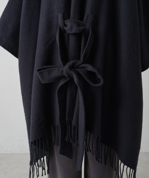 PUAL CE CIN（ピュアルセシン）の「マルチウェイウールブレンドポンチョストール（ストール/ショール・レディース・ブラック・FREE）」の12枚目の写真