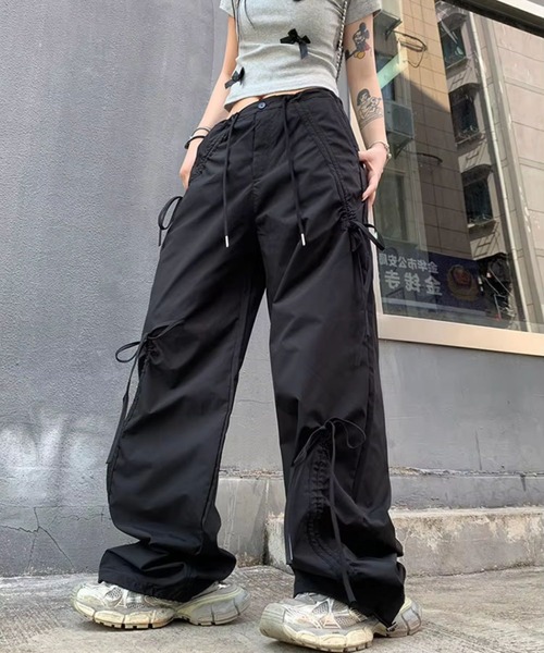 sevens(セブンズ)の「【sevens】ギャザーリボンカーゴパンツ(カーゴパンツ・レディース・ブラック/ベージュ・LARGE/MEDIUM)」の2枚目の写真