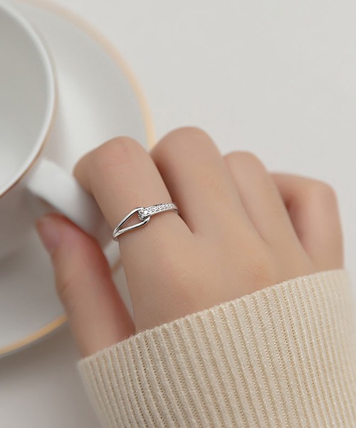 ABBEY MARKET（アビーマーケット）の「金属アレルギー対応 サージカルステンレス ニッケルフリー シンプルリング ステンレスリング K18GP 18金コーティング キュービックジルコニア（リング・レディース・シルバー/ゴールド・9号/11号/14号/16号/18号/21号）」の5枚目の写真