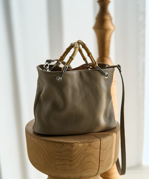 FREAK'S STORE(フリークスストア)の「BEAURE × FREAK'S STORE/ビュレ 別注 バンブーハンドルバッグ/レザートートバッグ(ハンドバッグ・レディース・ブラック/ベージュ・ONE SIZE)」の21枚目の写真