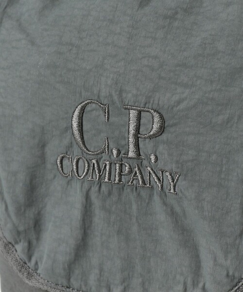 C.P. COMPANY（シーピーカンパニー）の「C.P. Company / Shoulder Bag（トートバッグ・メンズ・チャコールグレー/ブラック・ONE SIZE）」の8枚目の写真