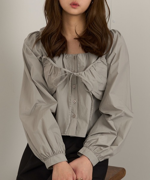 MAGASIN DE MODE Chou Chou(マガジンデモードシュシュ)の「【MAGASIN DE MODE Chou Chou】TNタフタ ビスチェレイヤード風ブラウス XNN(シャツ/ブラウス・レディース・ブラック/アイボリー/グレー・FREE)」の1枚目の写真