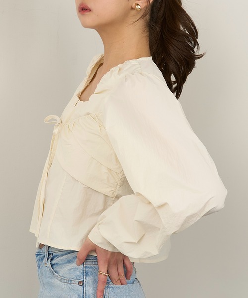 MAGASIN DE MODE Chou Chou(マガジンデモードシュシュ)の「【MAGASIN DE MODE Chou Chou】TNタフタ ビスチェレイヤード風ブラウス XNN(シャツ/ブラウス・レディース・ブラック/アイボリー/グレー・FREE)」の13枚目の写真