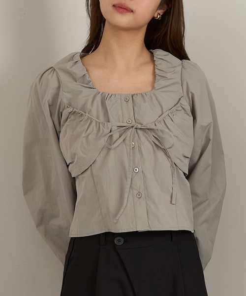 MAGASIN DE MODE Chou Chou(マガジンデモードシュシュ)の「【MAGASIN DE MODE Chou Chou】TNタフタ ビスチェレイヤード風ブラウス XNN(シャツ/ブラウス・レディース・ブラック/アイボリー/グレー・FREE)」の21枚目の写真