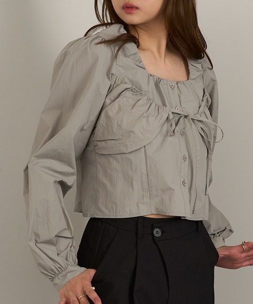 MAGASIN DE MODE Chou Chou(マガジンデモードシュシュ)の「【MAGASIN DE MODE Chou Chou】TNタフタ ビスチェレイヤード風ブラウス XNN(シャツ/ブラウス・レディース・ブラック/アイボリー/グレー・FREE)」の20枚目の写真