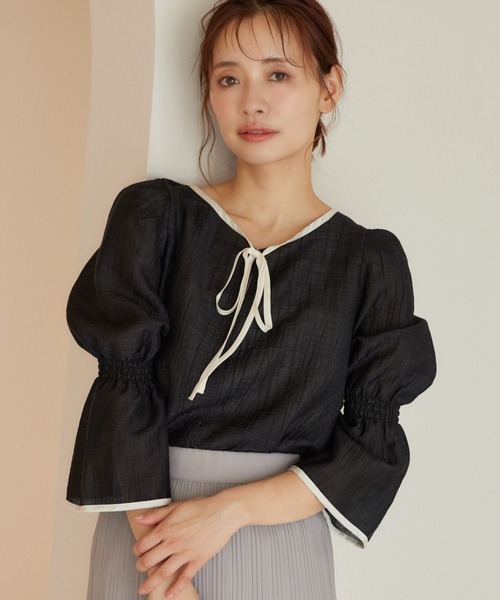 mysty woman（ミスティウーマン）の「バイカラー7分袖ブラウス　320396（シャツ/ブラウス・レディース・ブラック/アイボリー/グレイッシュブルー・FREE）」の2枚目の写真
