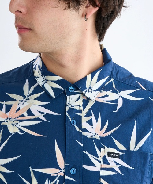 RVCA(ルーカ)の「RVCA メンズ MORNING GLORY SS 半袖シャツ 【2025年春夏モデル】ルーカ総柄半袖シャツ(シャツ/ブラウス・メンズ・ブルー系その他/ブラック系その他・X-LARGE/LARGE/MEDIUM/SMALL)」の4枚目の写真