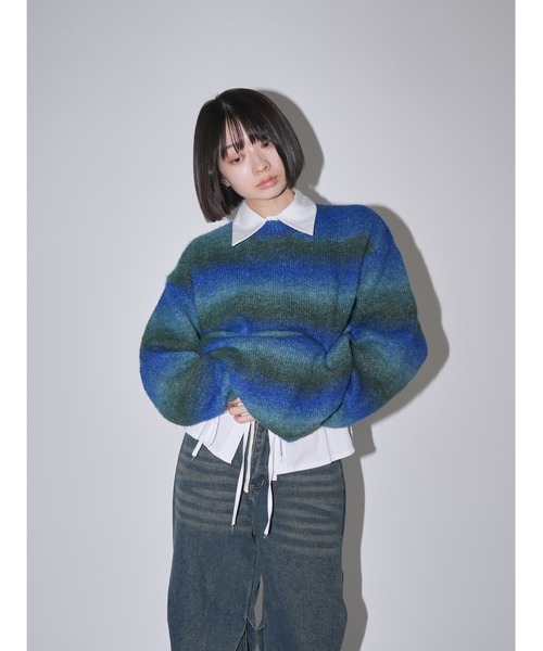 Uenui(ウニュイ)の「ボーダー グラデーション ニット オーバーサイズ(ニット/セーター・レディース・レッド/ブラック/ブルー・FREE)」の15枚目の写真