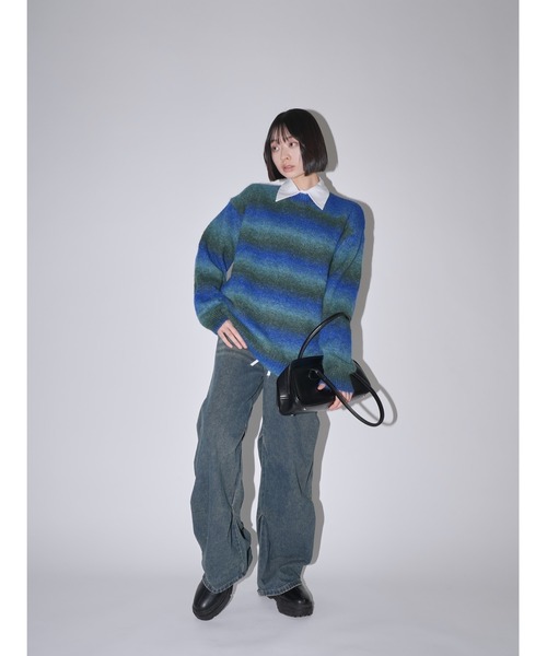 Uenui(ウニュイ)の「ボーダー グラデーション ニット オーバーサイズ(ニット/セーター・レディース・レッド/ブラック/ブルー・FREE)」の17枚目の写真
