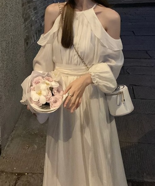 Teem Store(チームストア)の「フリルオープンショルダーロングワンピース(ワンピース・レディース・アイボリー/ブラウン・M/L)」の8枚目の写真