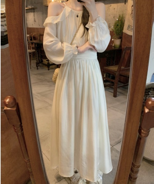 Teem Store(チームストア)の「フリルオープンショルダーロングワンピース(ワンピース・レディース・アイボリー/ブラウン・M/L)」の17枚目の写真