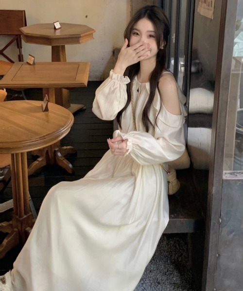 Teem Store(チームストア)の「フリルオープンショルダーロングワンピース(ワンピース・レディース・アイボリー/ブラウン・M/L)」の16枚目の写真