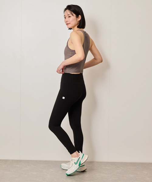 Vuori（ヴオリ）の「【VUORI】AllTheFeels Legging スポーツレギンス（レギンス/スパッツ・レディース・ネイビー/ブラック/パープル・S/M）」の4枚目の写真