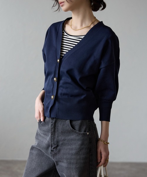 each（イーチ）の「ゴールドボタンスポンディツシュVネックカーデ（カーディガン/ボレロ・レディース・ネイビー/グレー/グリーン/ホワイト/ブラウン・FREE）」の20枚目の写真