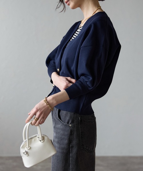 each（イーチ）の「ゴールドボタンスポンディツシュVネックカーデ（カーディガン/ボレロ・レディース・ネイビー/グレー/グリーン/ホワイト/ブラウン・FREE）」の22枚目の写真