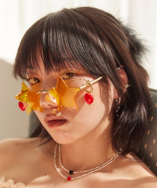 Casselini（キャセリーニ）の「Casselini(キャセリーニ)ハートフープピアス（ピアス（両耳用）・レディース・ブラック/レッド・FREE）」の9枚目の写真