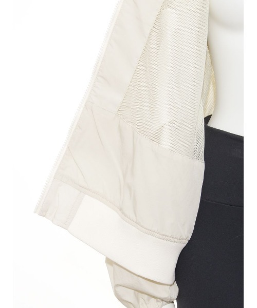 NEW BALANCE(ニューバランス)の「【New Balance for emmi】MET24 Short Jacket(ブルゾン・レディース・クリーム・MEDIUM/SMALL)」の10枚目の写真