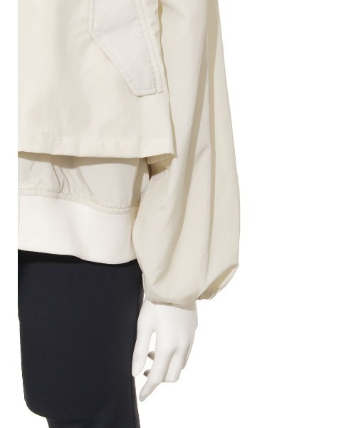 NEW BALANCE(ニューバランス)の「【New Balance for emmi】MET24 Short Jacket(ブルゾン・レディース・クリーム・MEDIUM/SMALL)」の12枚目の写真