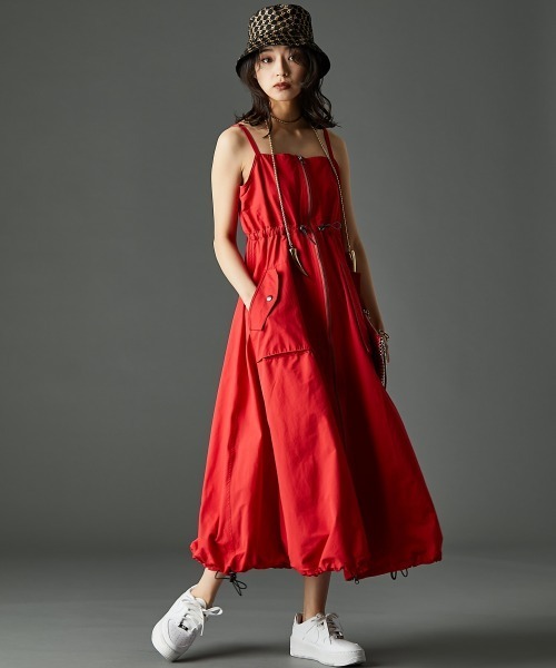 GEVS.(ジェイヴィス)の「アウトポケットフロントジップワンピース<大きいサイズ有>GEVS.(ワンピース・レディース・ブラック/レッド・M/L/LL/3L/4L/5L)」の2枚目の写真