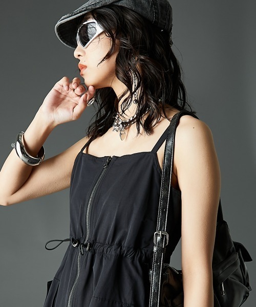 GEVS.(ジェイヴィス)の「アウトポケットフロントジップワンピース<大きいサイズ有>GEVS.(ワンピース・レディース・ブラック/レッド・M/L/LL/3L/4L/5L)」の12枚目の写真