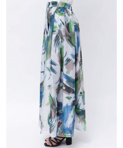 ELENDEEK（エレンディーク）の「ペインティングパターンフレアスカート（スカート・レディース・グリーン/ブラック・01/02）」の18枚目の写真