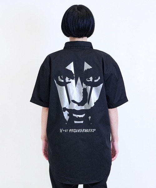 [W] by VIRGOwearworks（ダブリューバイヴァルゴウェアーワークス）の「Face Logo W-Shirts（シャツ/ブラウス・メンズ・ブラック×シルバー/ブラック×ホワイト・MEDIUM/LARGE/X-LARGE）」の3枚目の写真