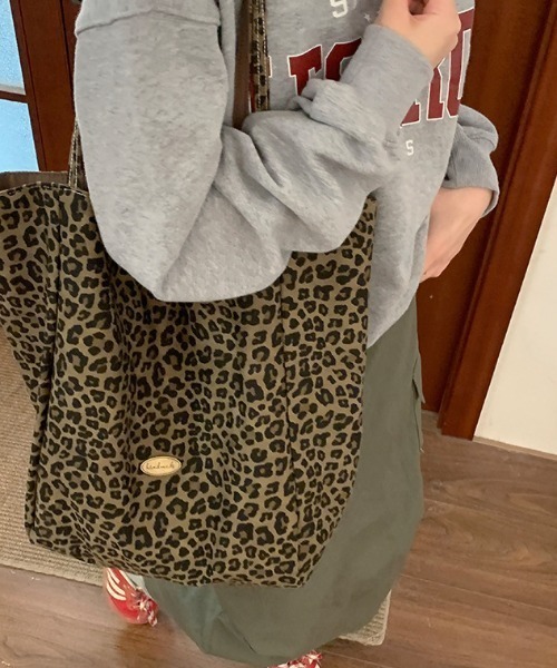 Vipoa(ヴィポア)の「2way metal multi tote(トートバッグ・レディース・ネイビー/レオパード/レッド・FREE)」の18枚目の写真