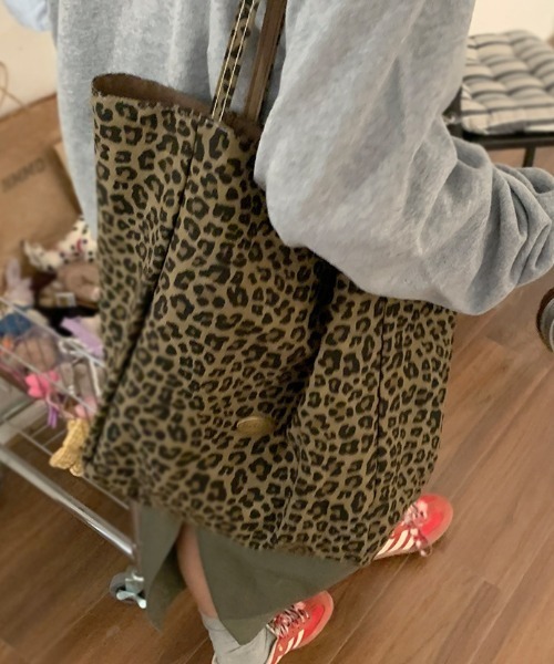 Vipoa(ヴィポア)の「2way metal multi tote(トートバッグ・レディース・ネイビー/レオパード/レッド・FREE)」の17枚目の写真