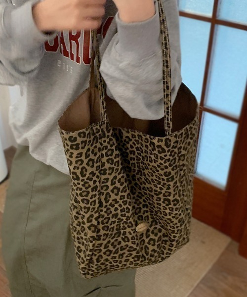 Vipoa(ヴィポア)の「2way metal multi tote(トートバッグ・レディース・ネイビー/レオパード/レッド・FREE)」の13枚目の写真