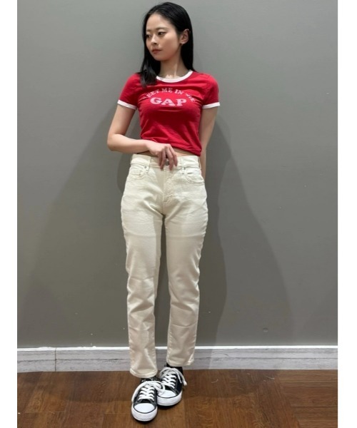 GAP(ギャップ)の「ミッドライズ クラシック ストレートデニム(デニムパンツ・レディース・アイボリー・29/26/30/24/28/27/25/23)」の2枚目の写真