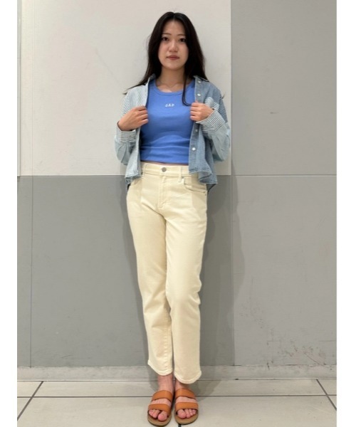 GAP(ギャップ)の「ミッドライズ クラシック ストレートデニム(デニムパンツ・レディース・アイボリー・29/26/30/24/28/27/25/23)」の9枚目の写真
