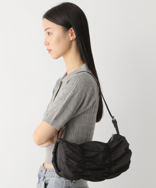 Heather（ヘザー）の「ドラムナイロンBAG　450354（ショルダーバッグ・レディース・アイボリー/レッド/ブラック・ONE SIZE）」の2枚目の写真