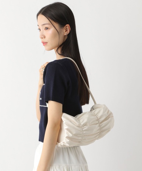 Heather（ヘザー）の「ドラムナイロンBAG　450354（ショルダーバッグ・レディース・アイボリー/レッド/ブラック・ONE SIZE）」の5枚目の写真