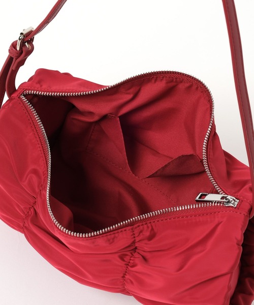 Heather（ヘザー）の「ドラムナイロンBAG　450354（ショルダーバッグ・レディース・アイボリー/レッド/ブラック・ONE SIZE）」の11枚目の写真