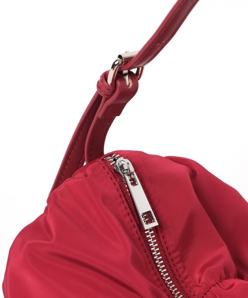 Heather（ヘザー）の「ドラムナイロンBAG　450354（ショルダーバッグ・レディース・アイボリー/レッド/ブラック・ONE SIZE）」の10枚目の写真